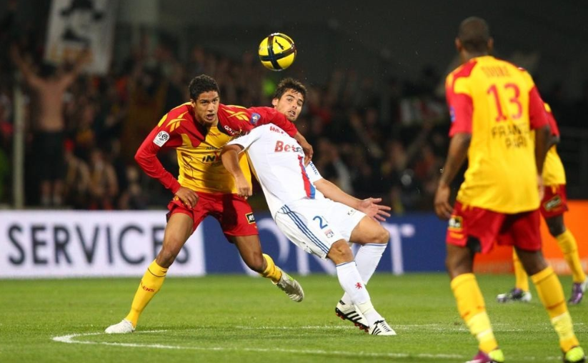 他通过在土 他通过在土