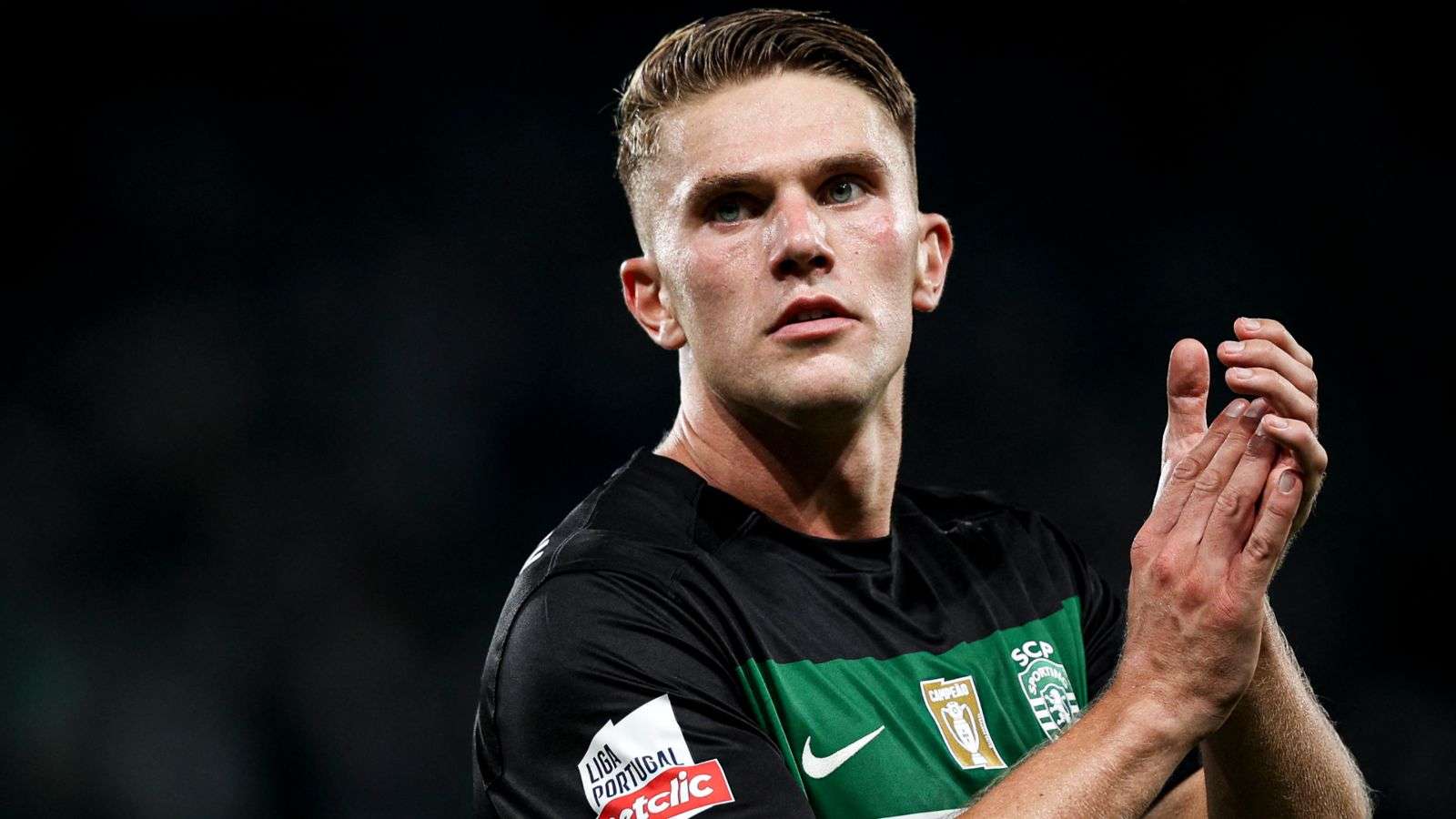 足球運動的 足球運動的