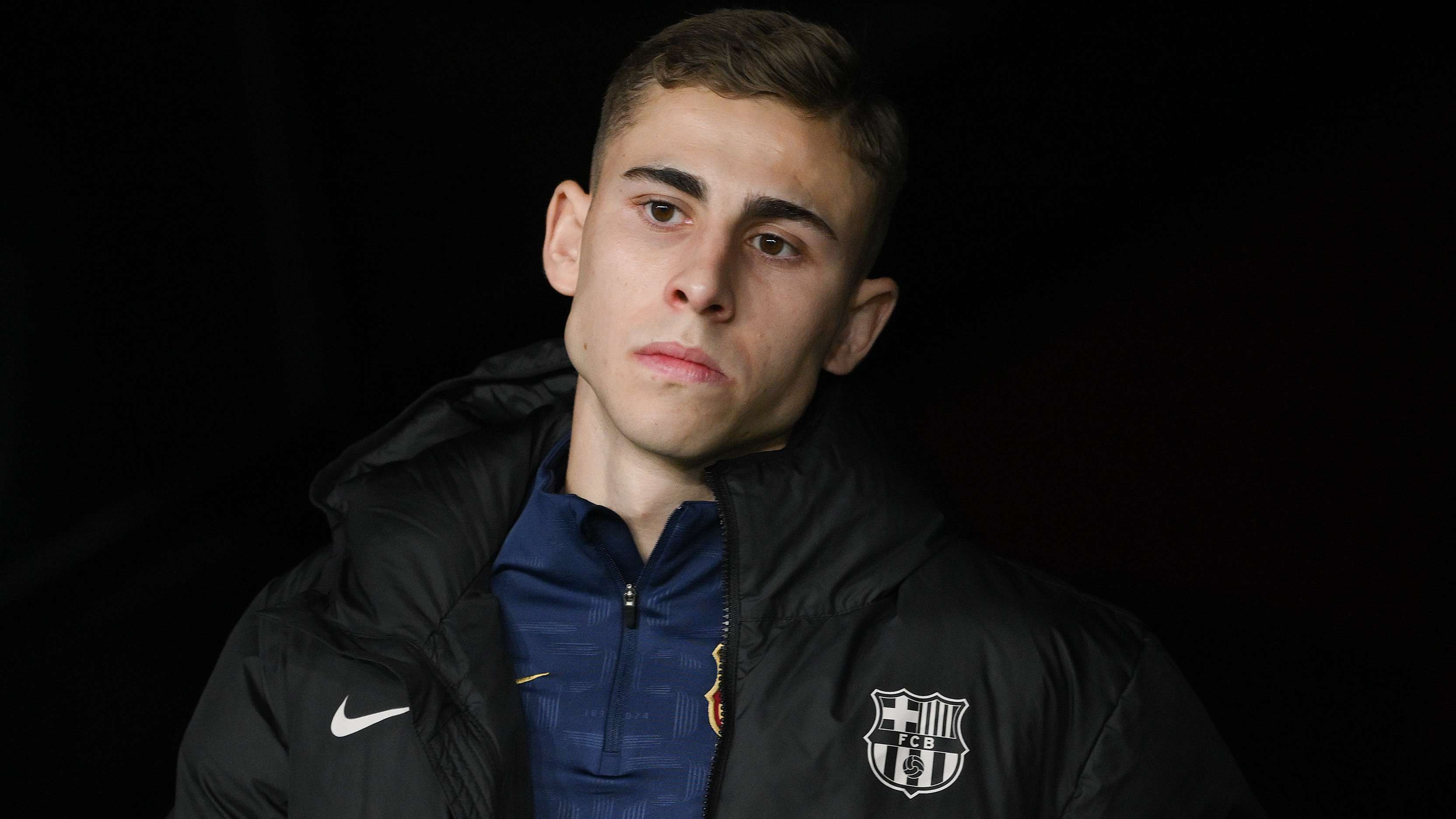 他在中场的 他在中场的